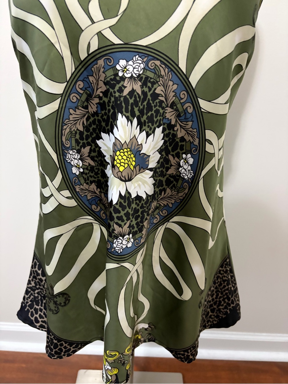 XOXO Olive Halter Floral Medallion Scarf Style Top Sz M Vintage Y2K Mob Wife - Picture 4 of 11